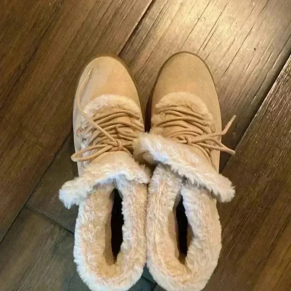 Betsy Faux Fur Boots - A New Day Tan size 6 - Picture 4 of 6